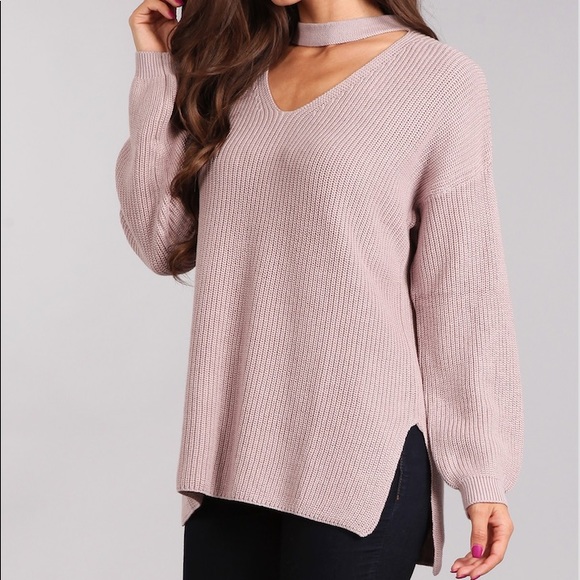 Choker V-neck Sweater - Picture 2 of 2
